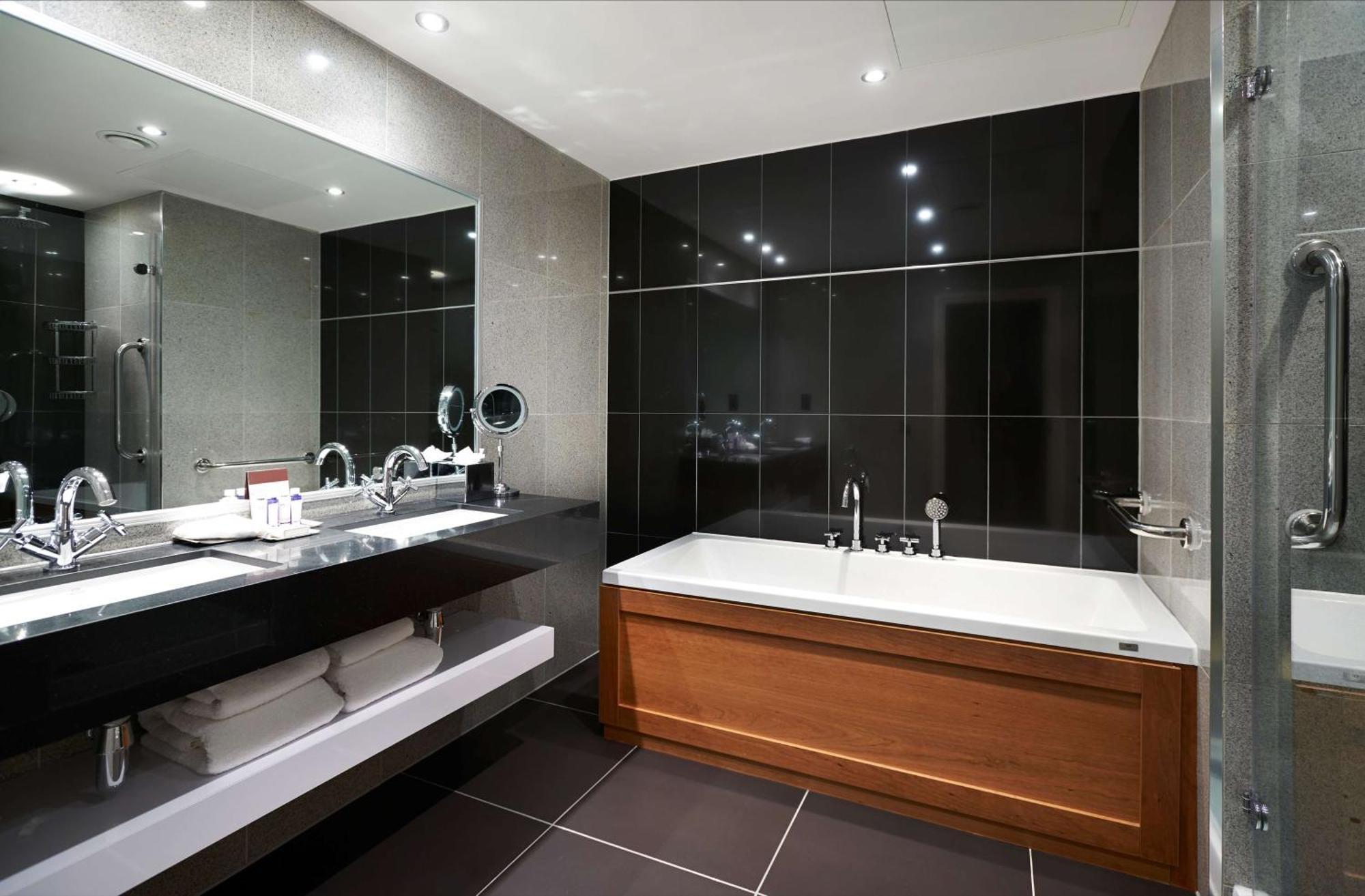 Doubletree By Hilton & Liverpool